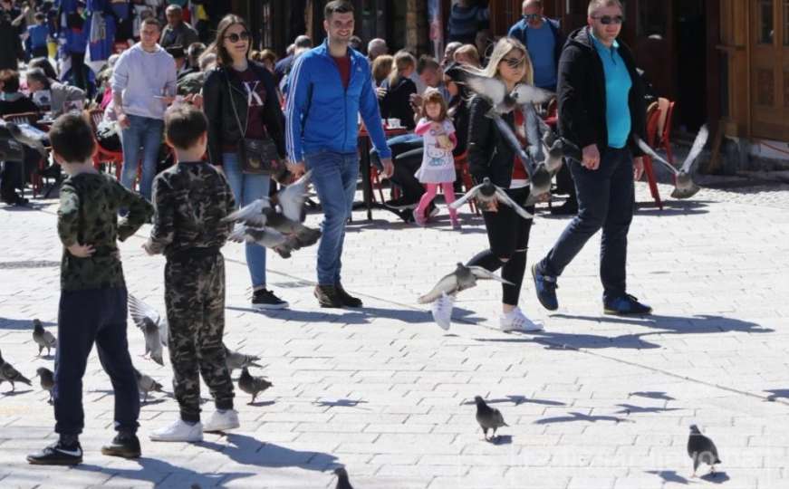 Sunce izmamilo brojne šetače na sarajevske ulice